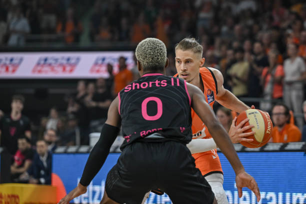 球员追求卓 球员追求卓